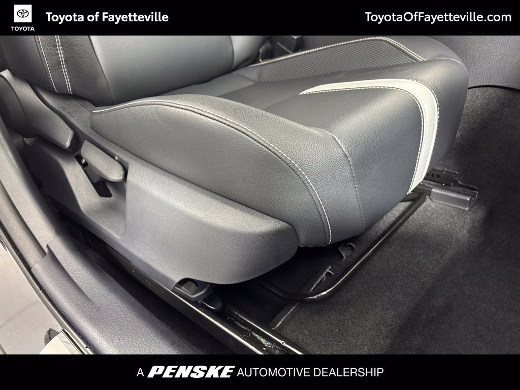 Used 2025 Toyota Camry SE w/ Convenience Package FWD image 7