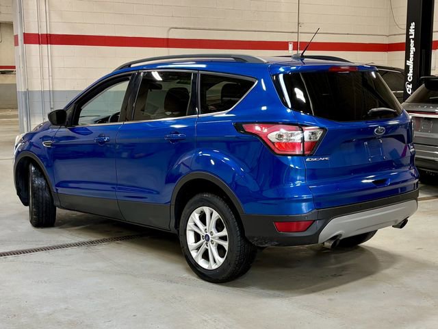 Used 2017 Ford Escape SE w/ Equipment Group 201A image 2