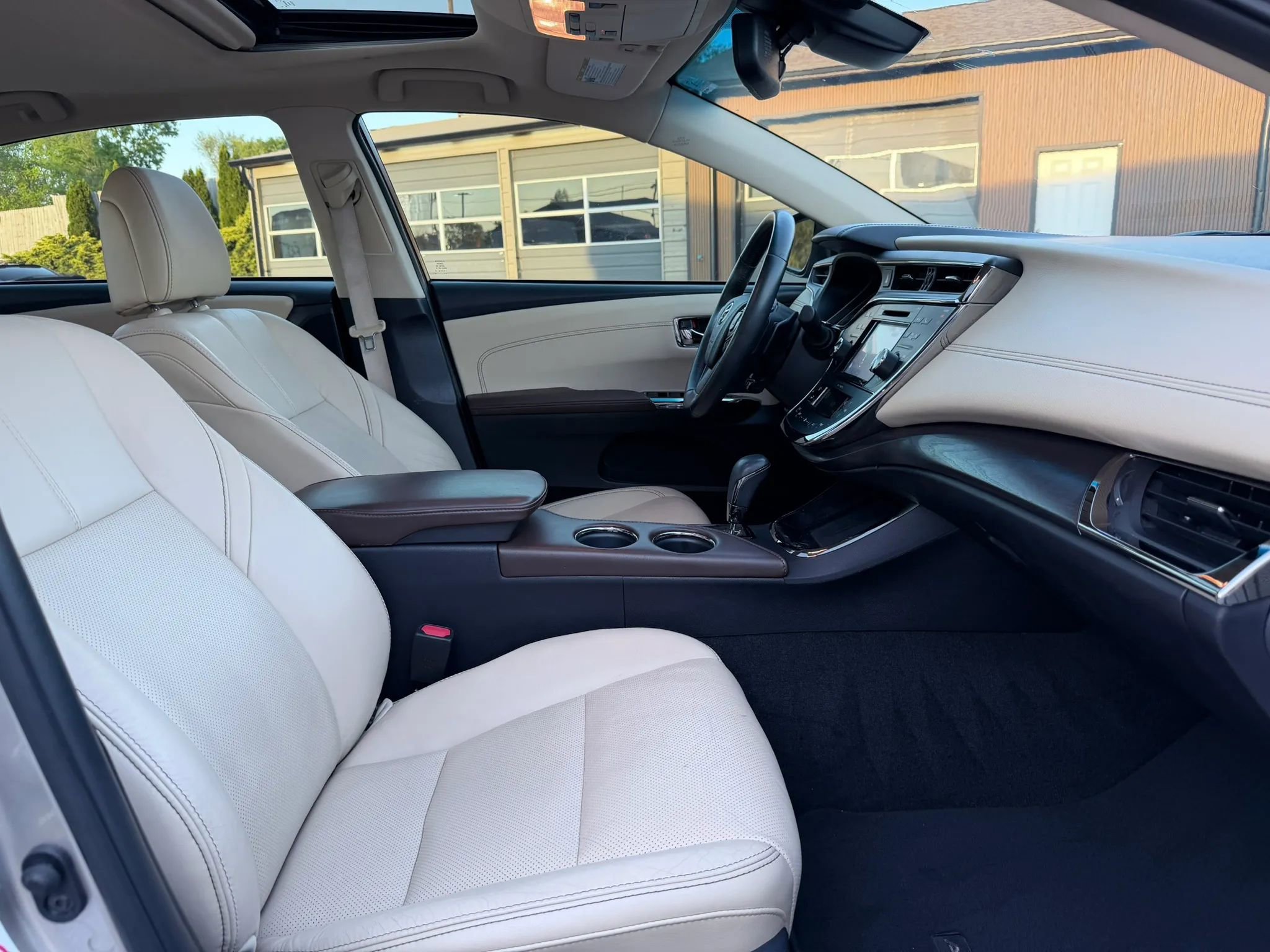 Used 2017 Toyota Avalon Limited FWD image 26