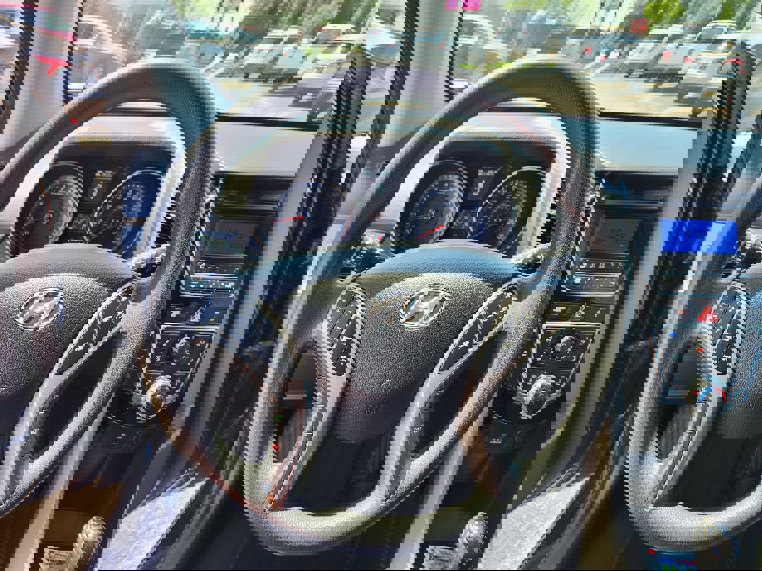 Used 2017 Hyundai Elantra GT image 2