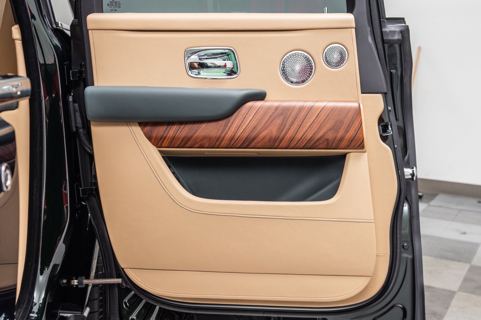 Used 2025 Rolls-Royce Cullinan -Series 2, Bespoke Audio, Star image 51