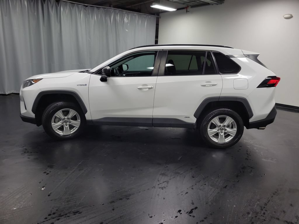 Used 2021 Toyota RAV4 LE AWD/4WD image 5