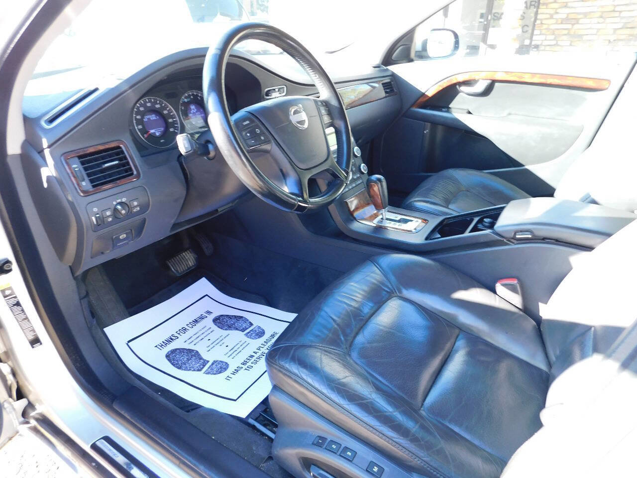 Used 2010 Volvo V70 image 11