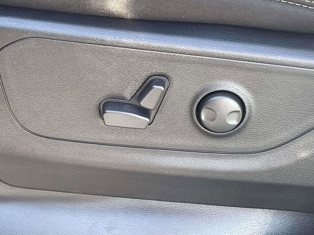 New 2026 RAM 1500 4x4 Crew Cab image 28
