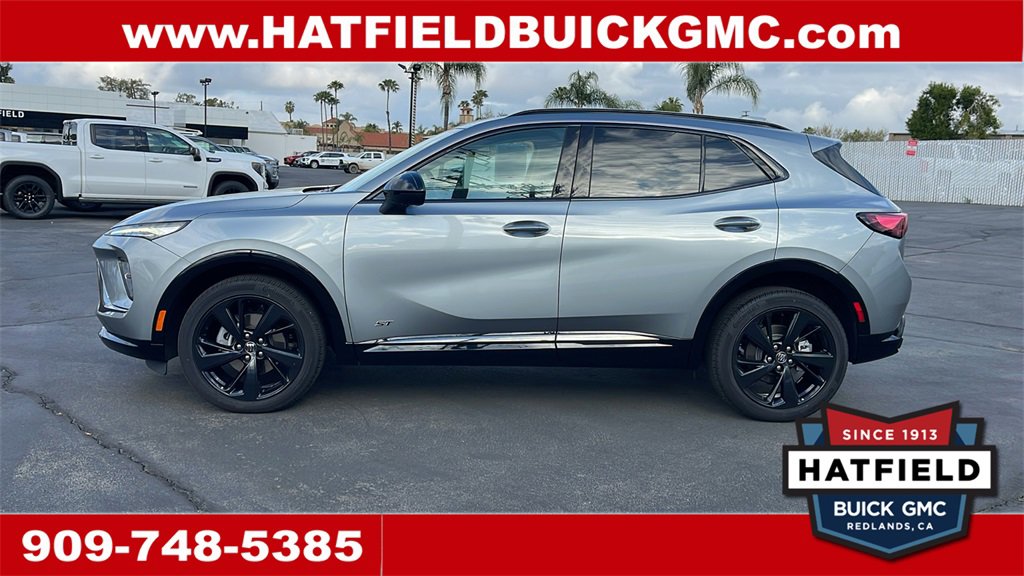 Used 2025 Buick Envision Sport Touring image 2