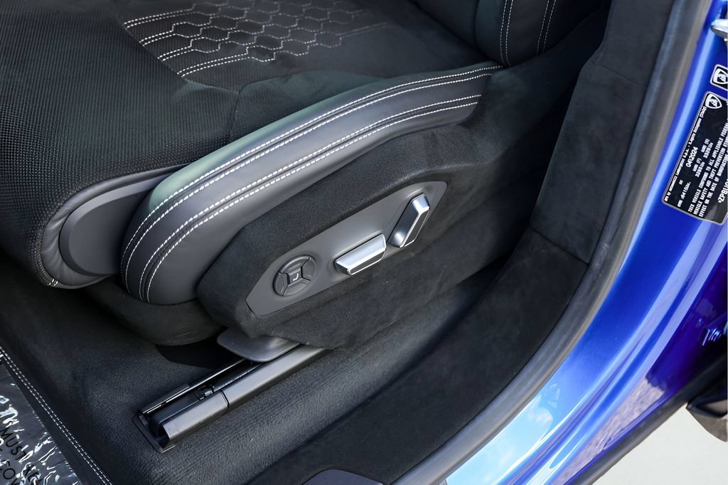 Used 2024 Lamborghini Urus Performante AWD/4WD image 11