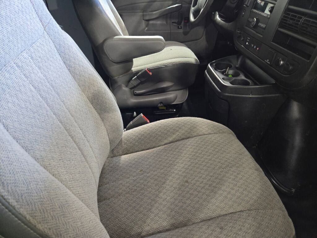 Used 2019 Chevrolet Express 3500 w/ Driver Convenience Package image 9