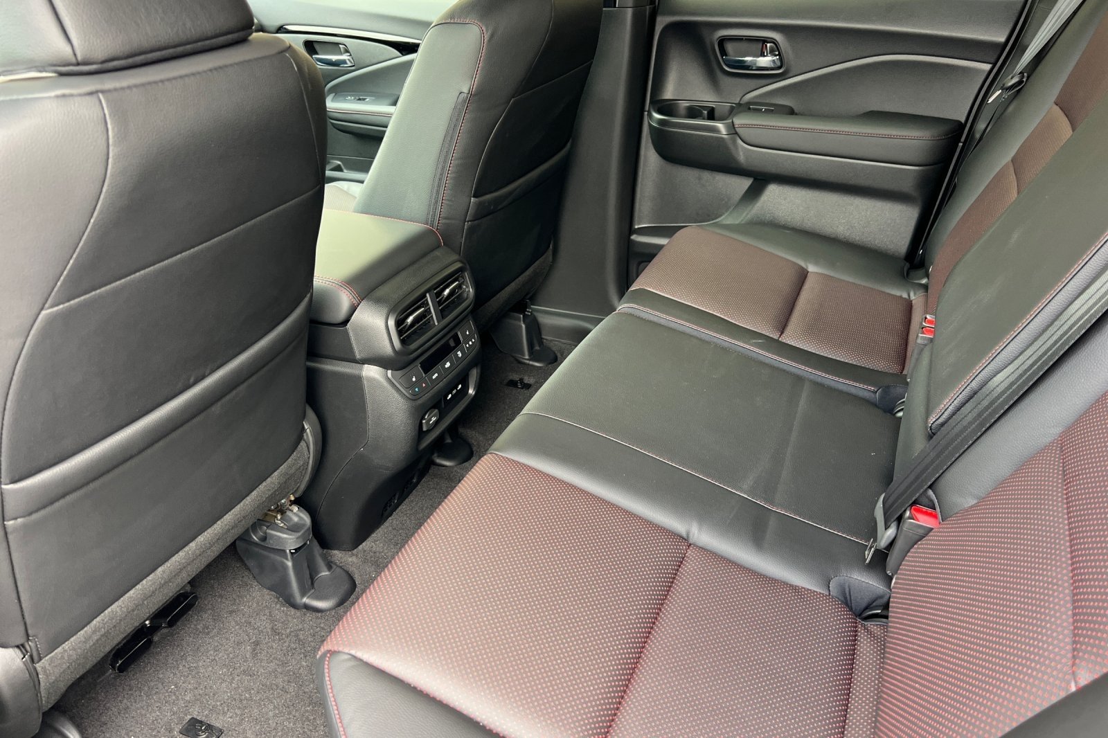 New 2026 Honda Ridgeline Black Edition image 11