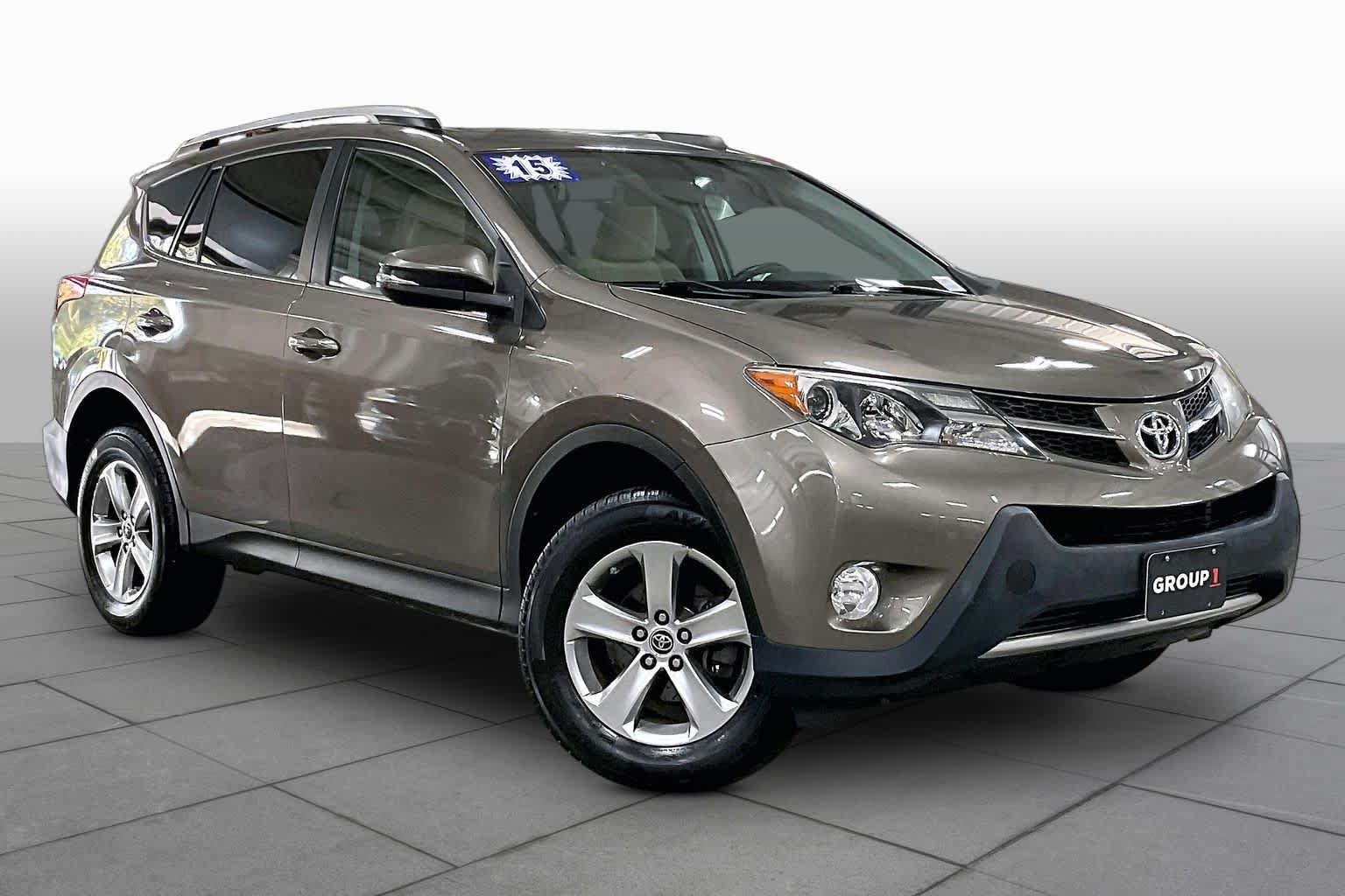 Used 2015 Toyota RAV4 XLE AWD/4WD image 3