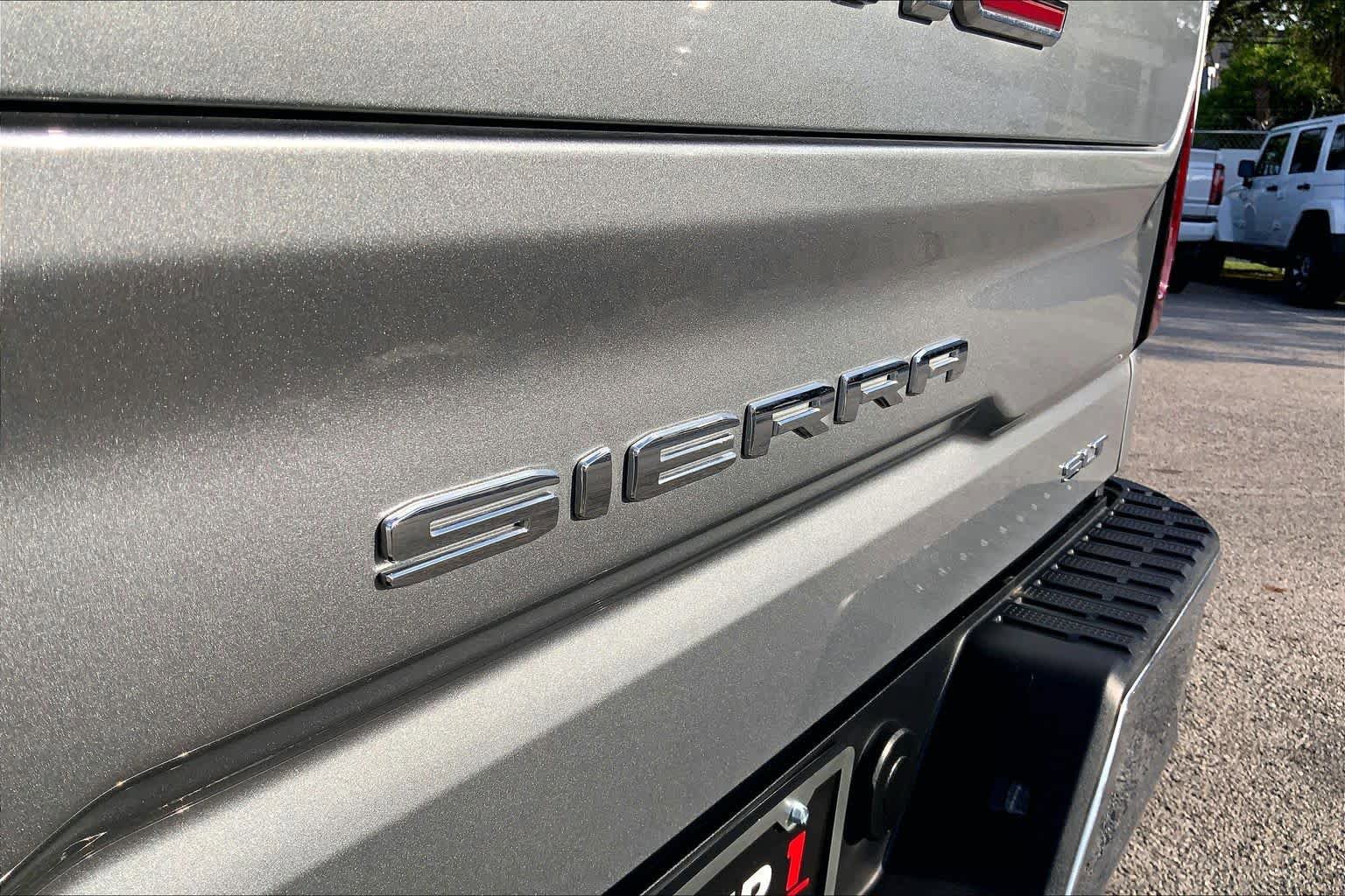 Used 2026 GMC Sierra 1500 SLT AWD/4WD image 31