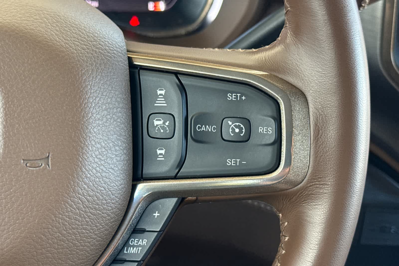 Used 2023 RAM 3500 Limited AWD/4WD image 28