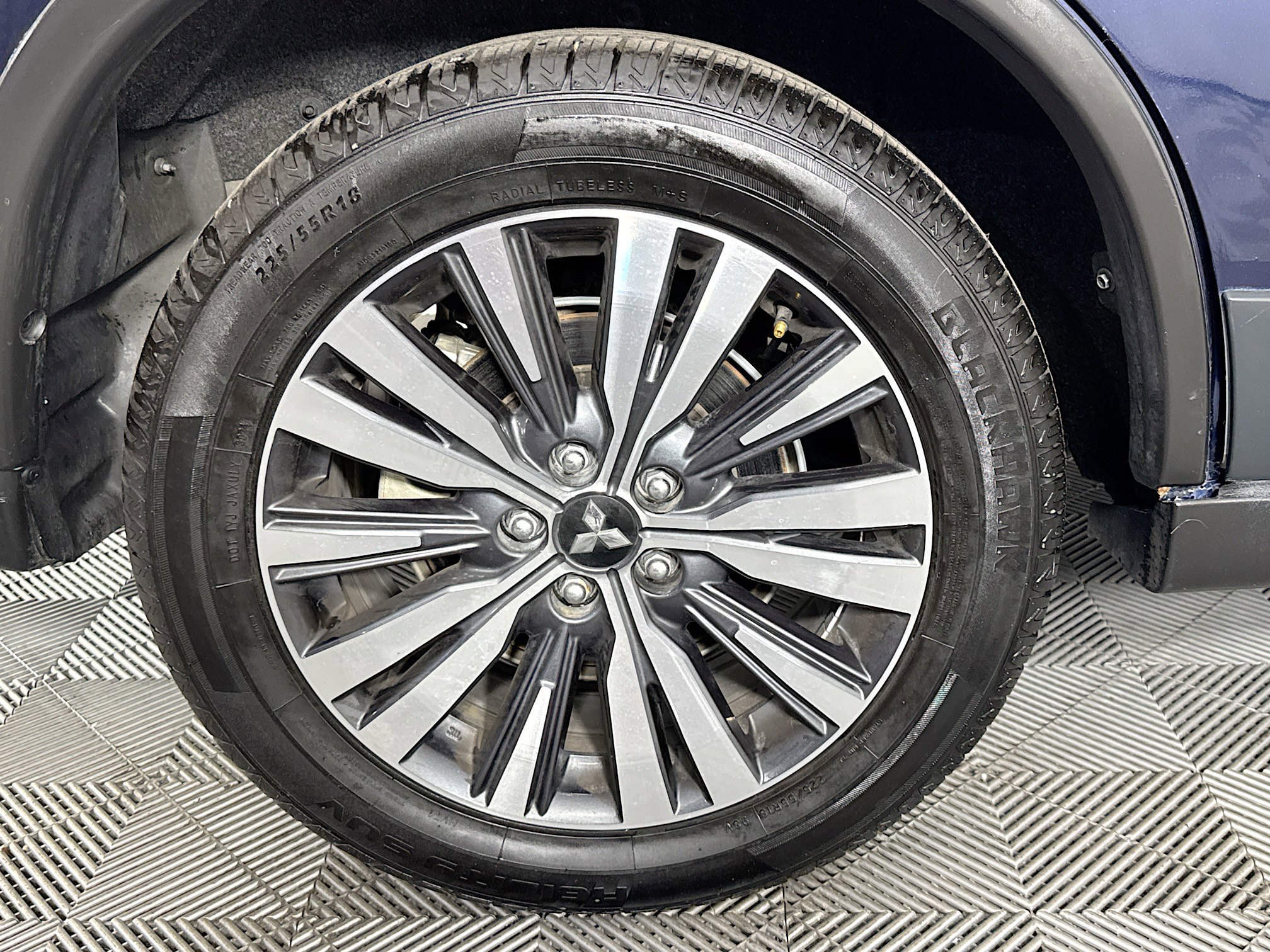 Used 2020 Mitsubishi Outlander ES image 31