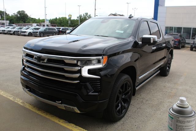 Used 2024 Chevrolet Silverado 1500 High Country AWD/4WD video 1