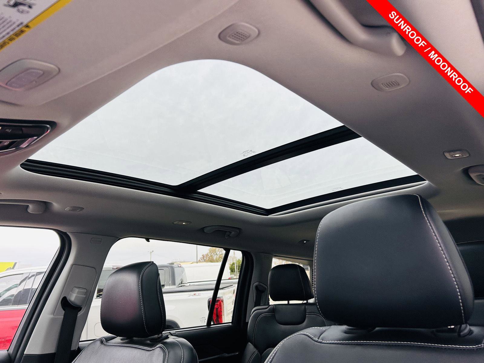 Used 2022 Jeep Grand Cherokee L Limited w/ Luxury Tech Group II image 4