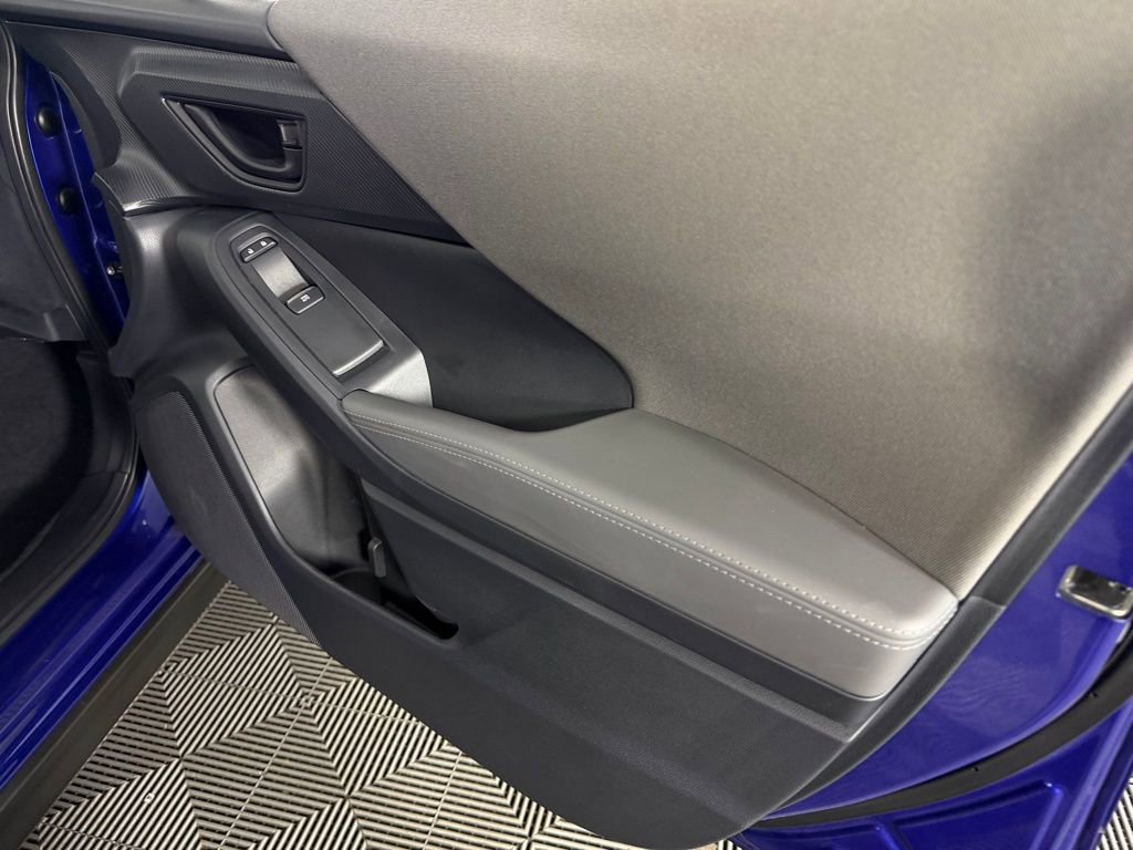 Used 2025 Subaru Crosstrek 2.0i Premium image 33