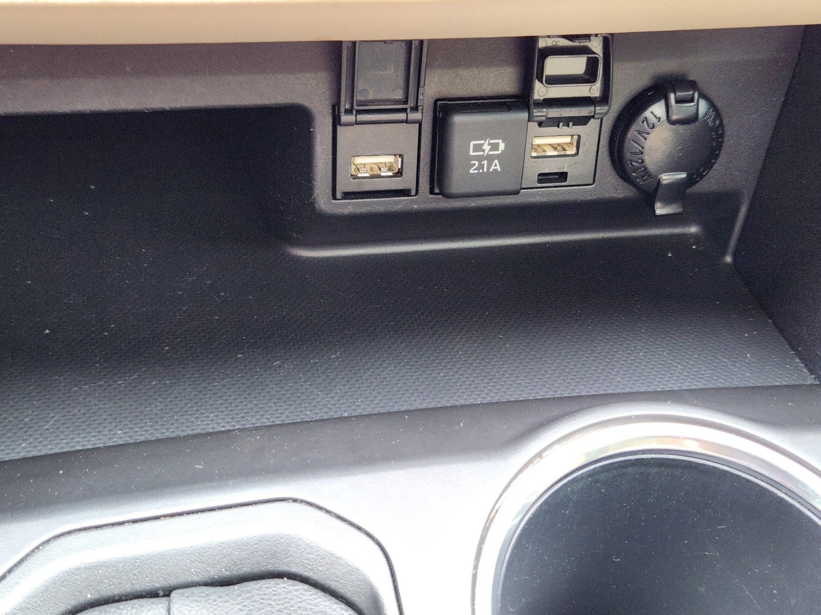 Used 2021 Toyota Highlander XLE FWD image 18