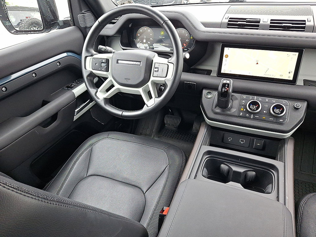 Used 2024 Land Rover Defender 90 X-Dynamic SE AWD/4WD image 15