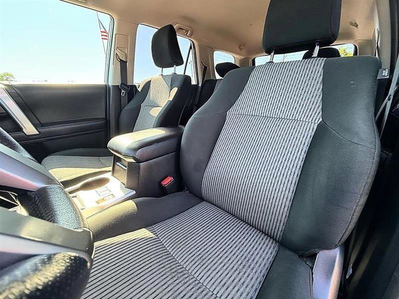 Used 2022 Toyota 4Runner SR5 AWD/4WD image 17