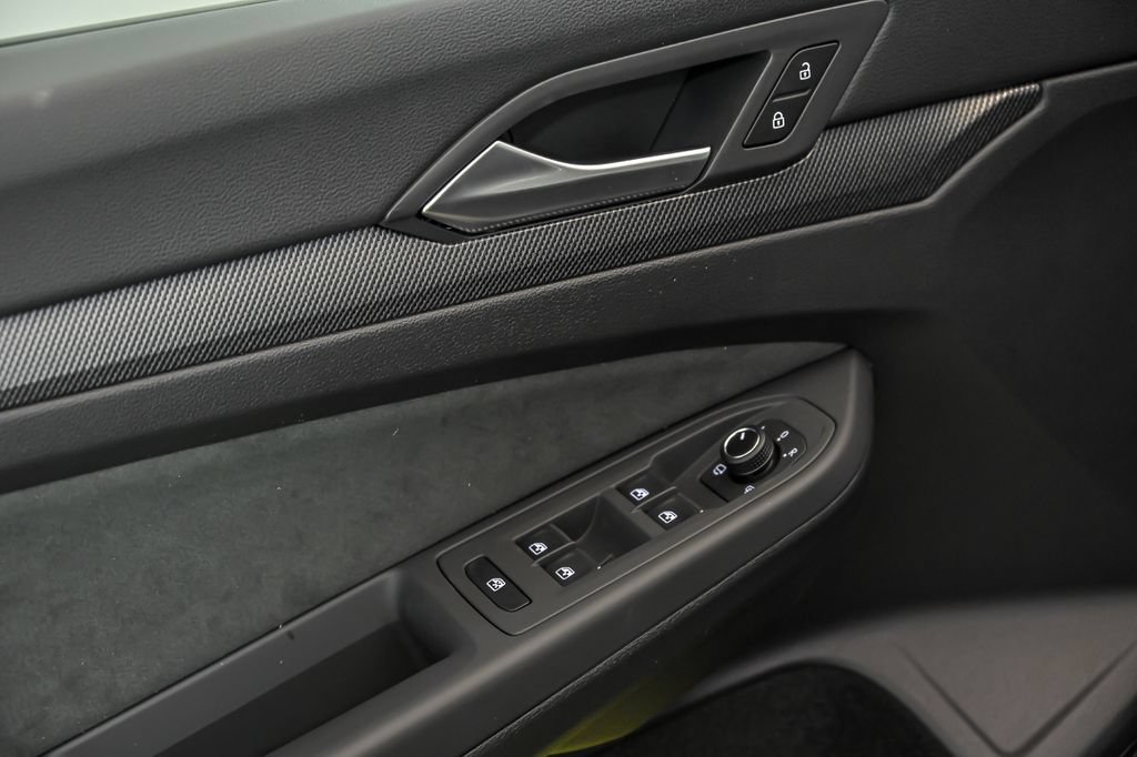 New 2026 Volkswagen GTI SE FWD image 5