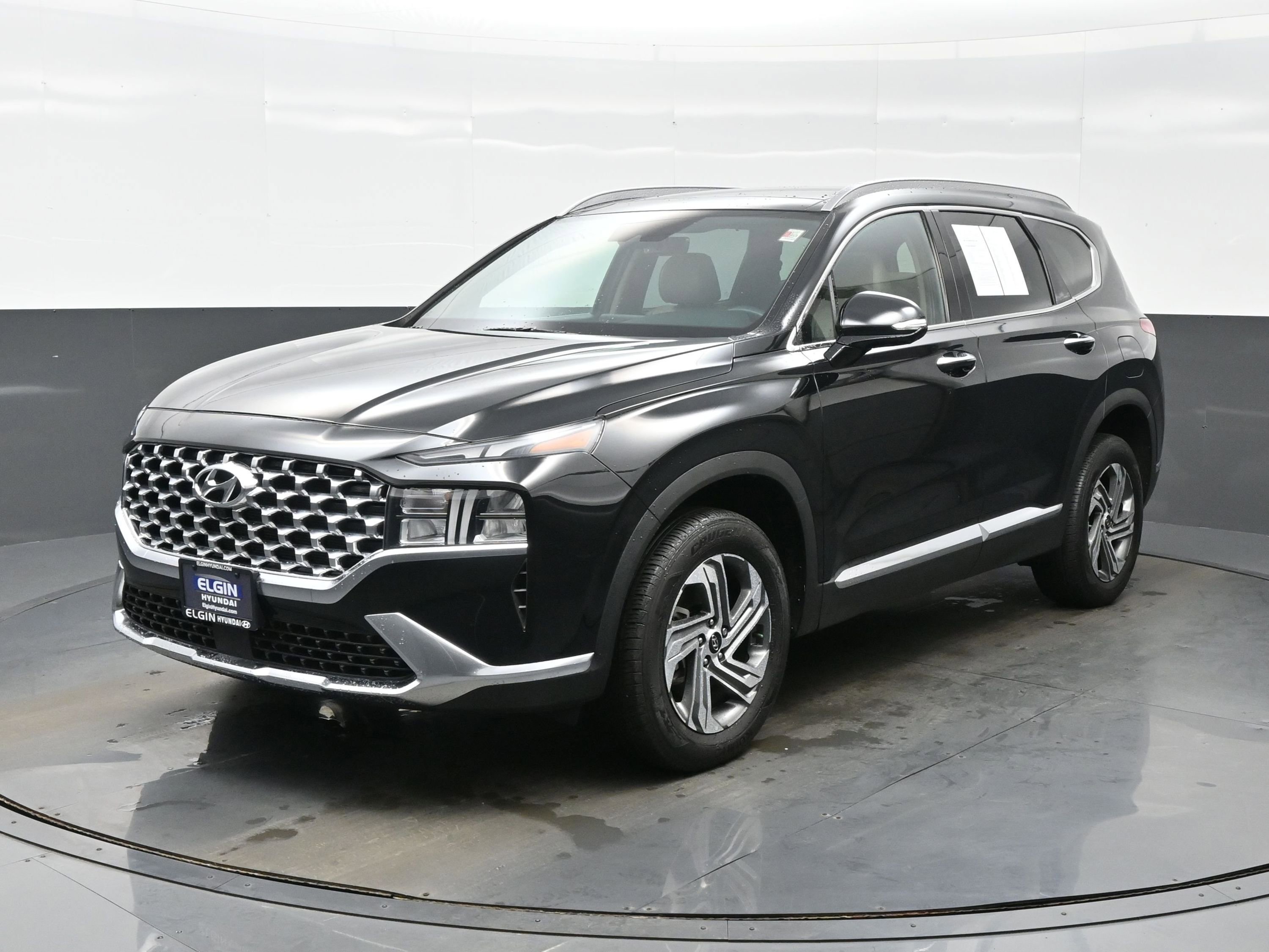 Used 2023 Hyundai Santa Fe SEL w/ Premium Package image 2