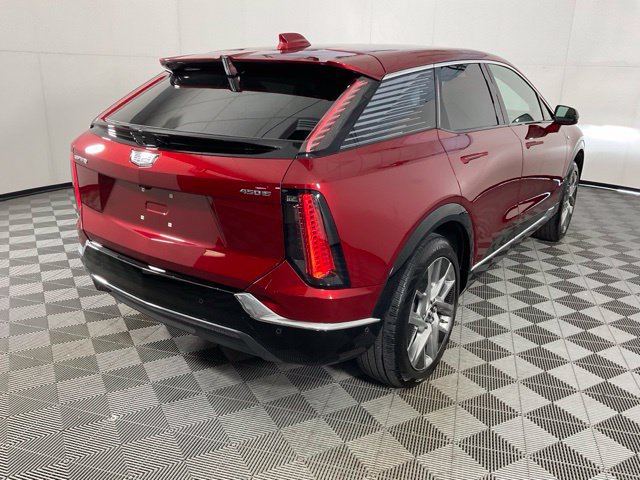 Certified 2026 Cadillac Optiq Luxury 1 w/ LPO, Floor Liner Package RWD image 6