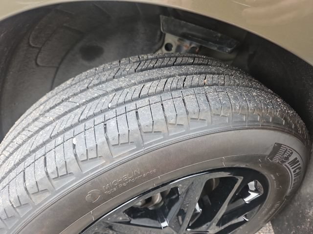 Used 2024 Chevrolet Equinox LT FWD image 27