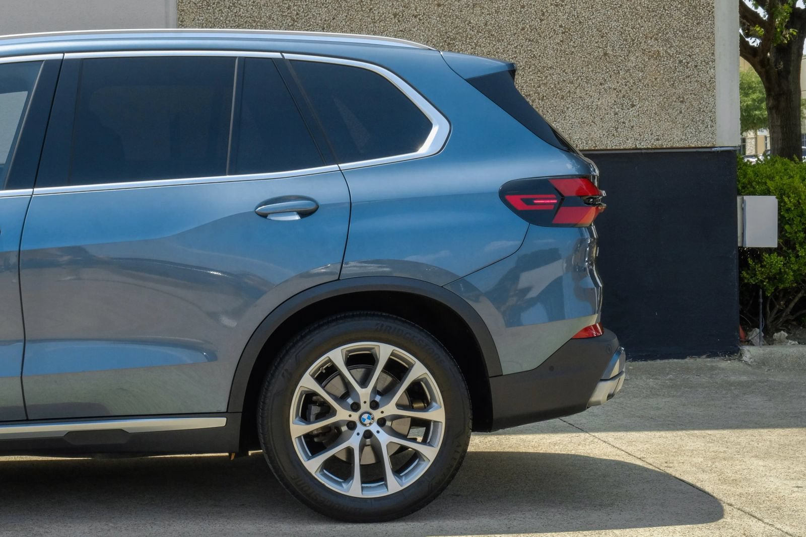 Used 2024 BMW X5 sDrive40i w/ Premium Package RWD image 13