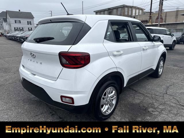 Used 2025 Hyundai Venue SE image 6