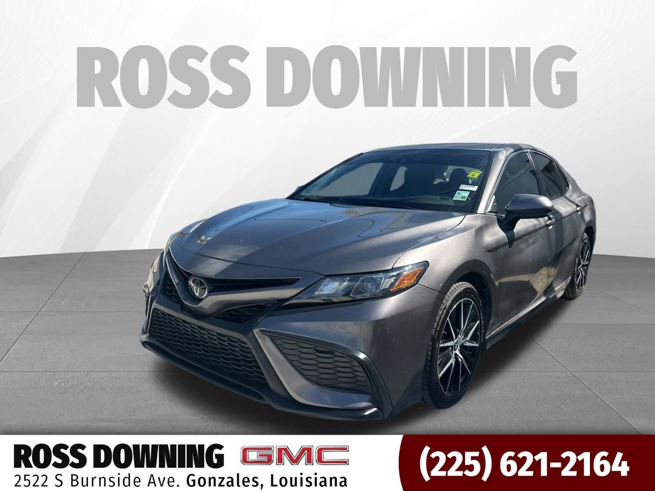 Used 2021 Toyota Camry SE image 1