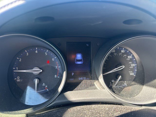 Used 2020 Toyota C-HR XLE image 3