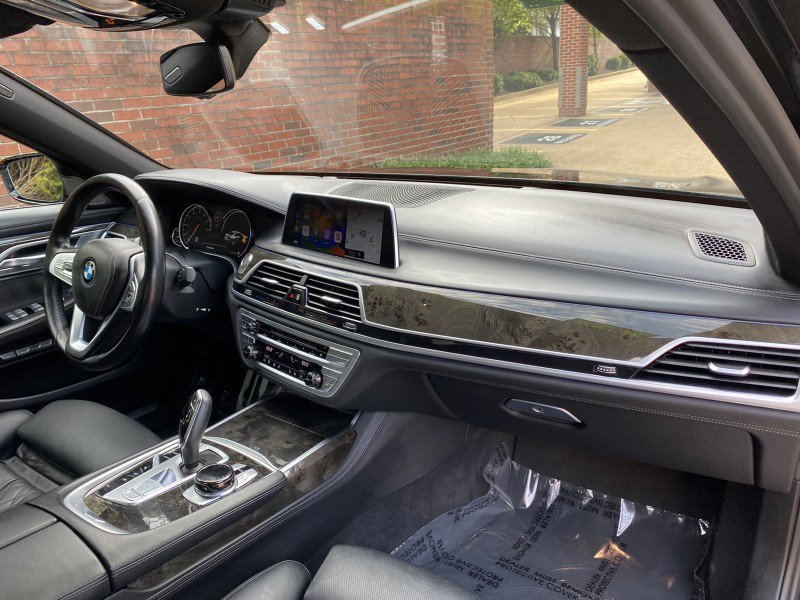 Used 2018 BMW 750i xDrive AWD/4WD image 36