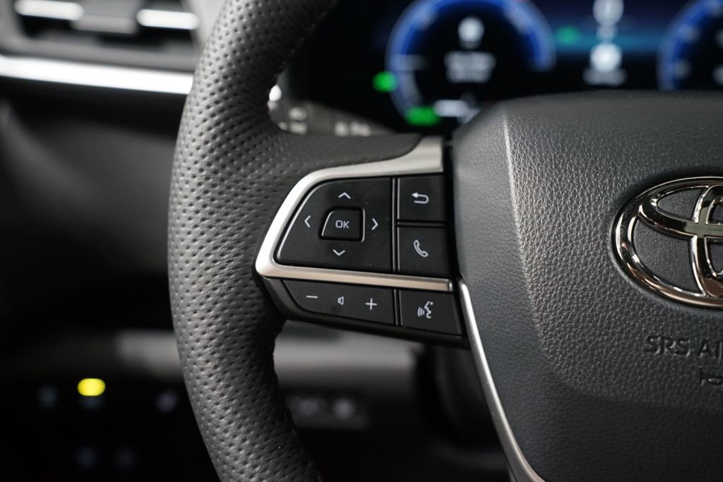 Certified 2025 Toyota Sienna Platinum FWD image 15