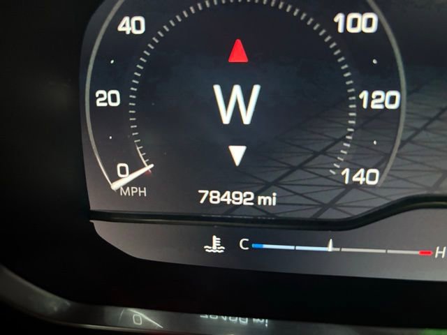 Used 2022 GMC Yukon XL AT4 image 22