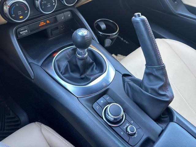Used 2017 MAZDA MX-5 Miata RF Grand Touring image 16