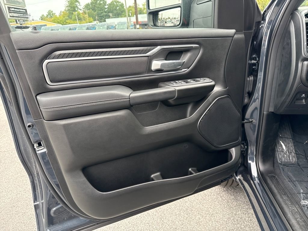 New 2026 RAM 1500 4x4 Crew Cab image 13