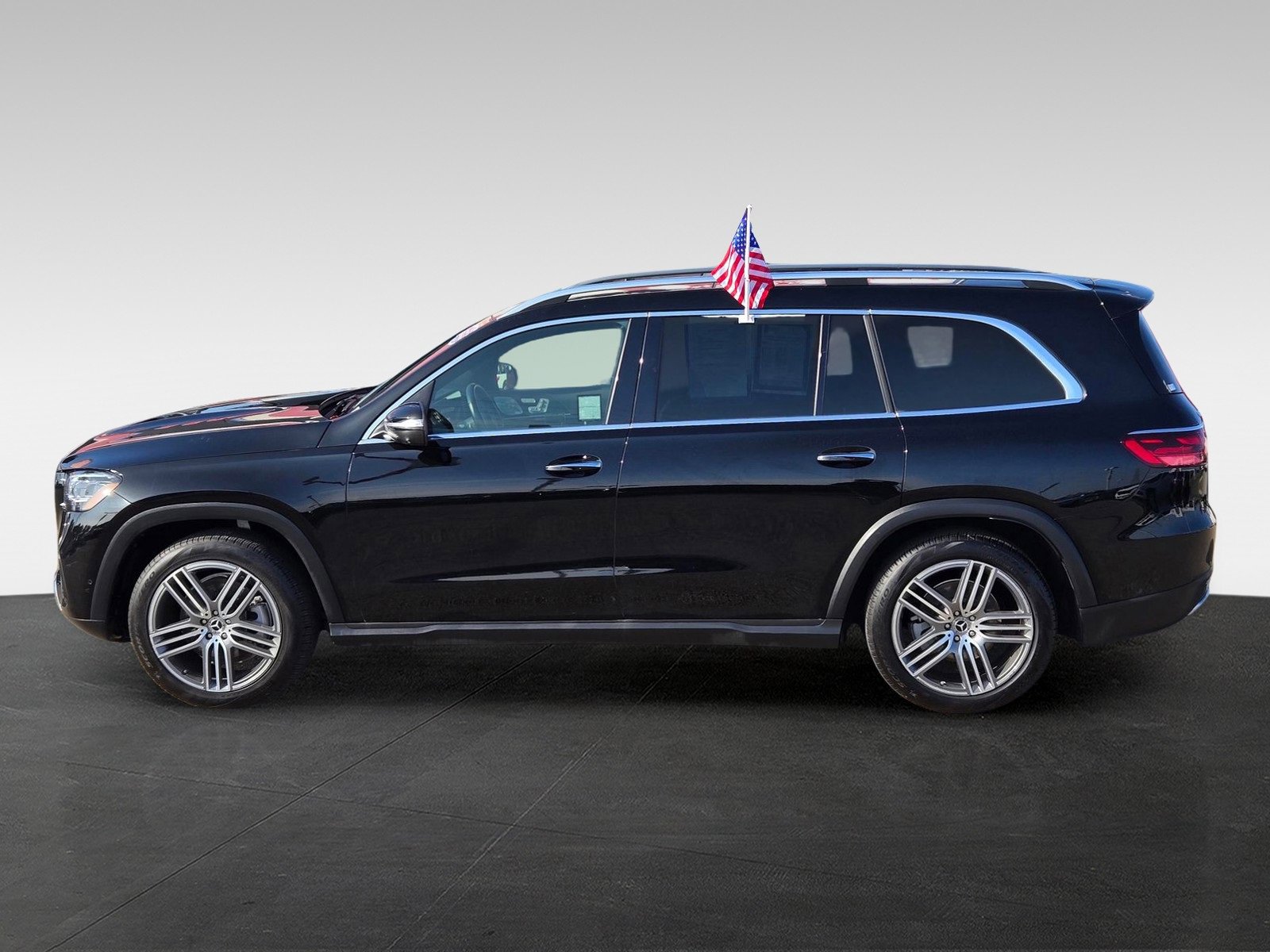 Used 2024 Mercedes-Benz GLS 450 4MATIC image 8