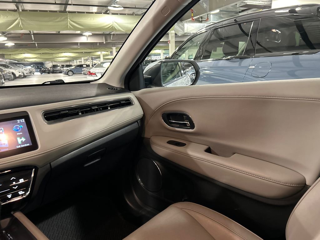 Used 2019 Honda HR-V Touring image 25