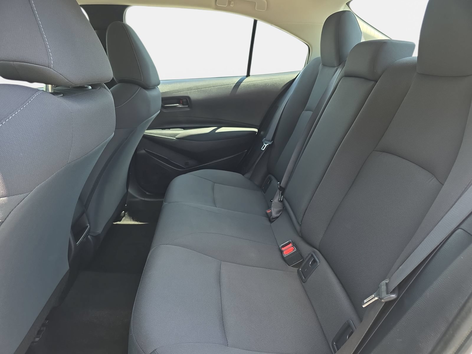 Used 2022 Toyota Corolla LE FWD image 13