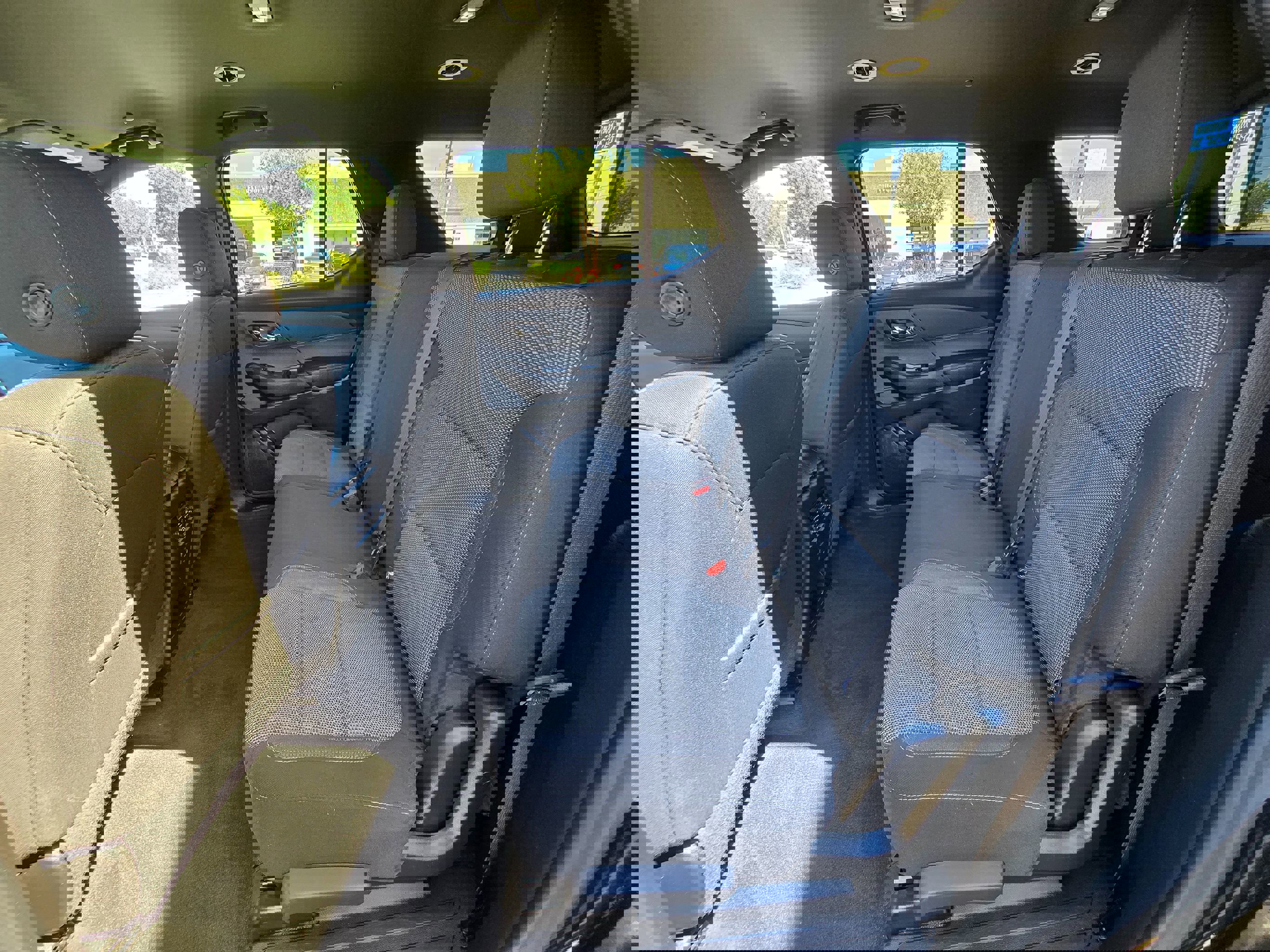 Used 2023 Chevrolet Traverse LT image 21