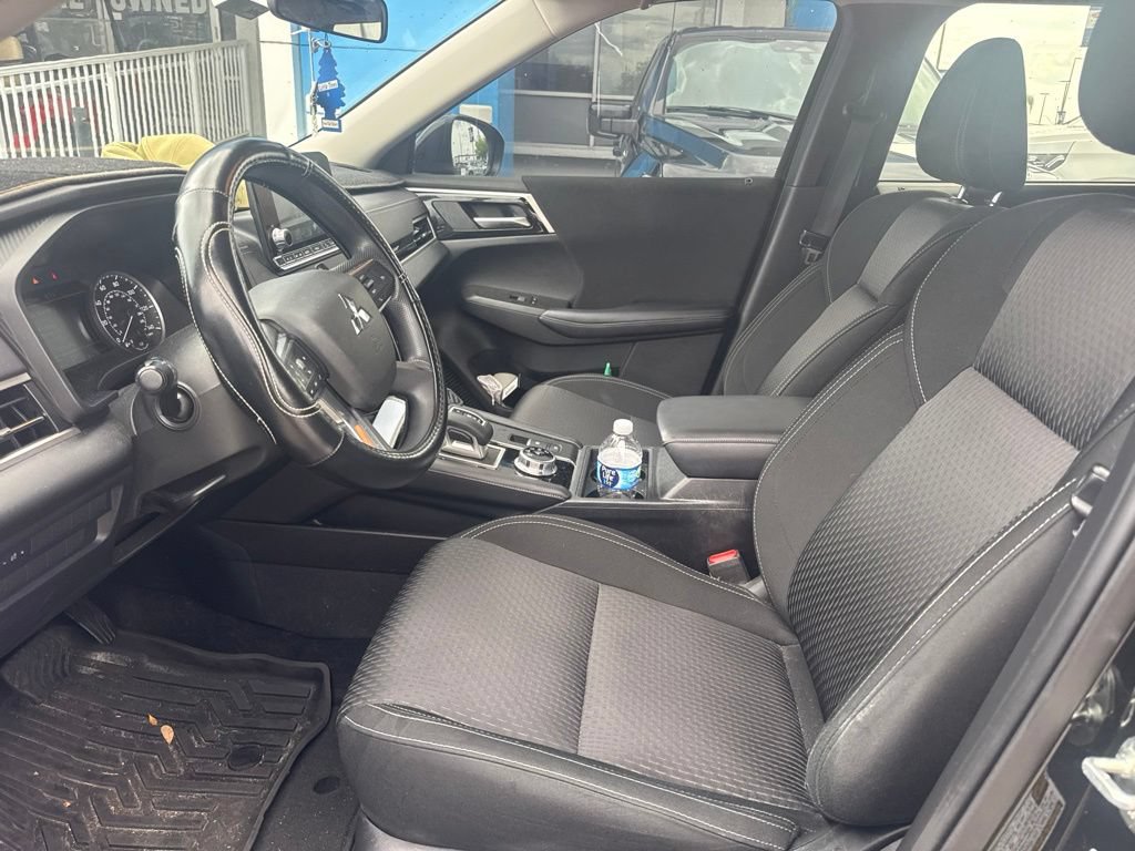 Used 2024 Mitsubishi Outlander ES FWD image 10