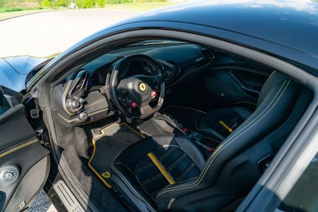 Used 2017 Ferrari 488 GTB RWD image 36