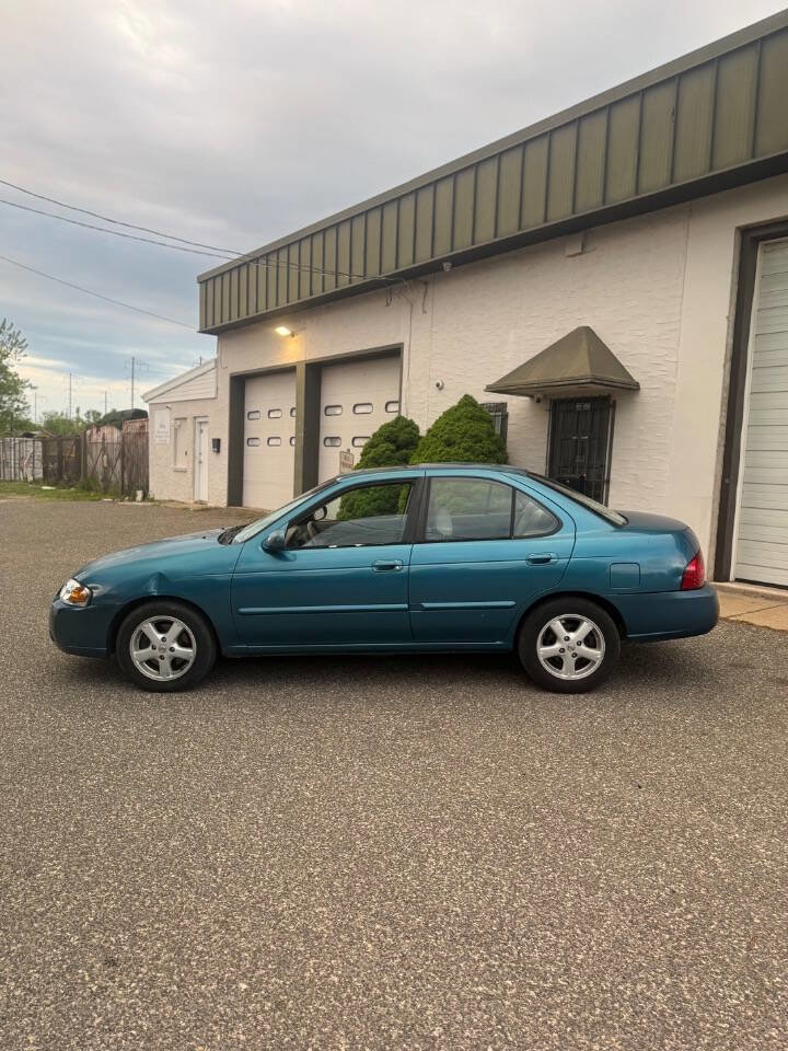 Used 2004 Nissan Sentra S w/ Sunroof Pkg FWD image 3