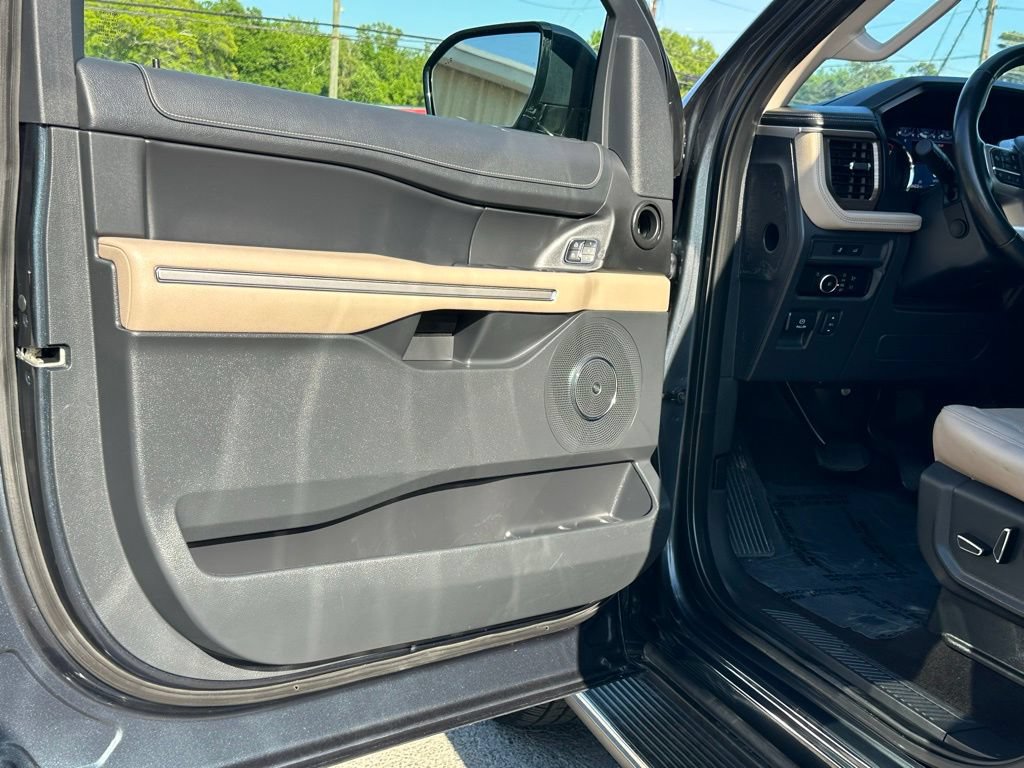Used 2023 Ford Expedition Limited AWD/4WD image 15