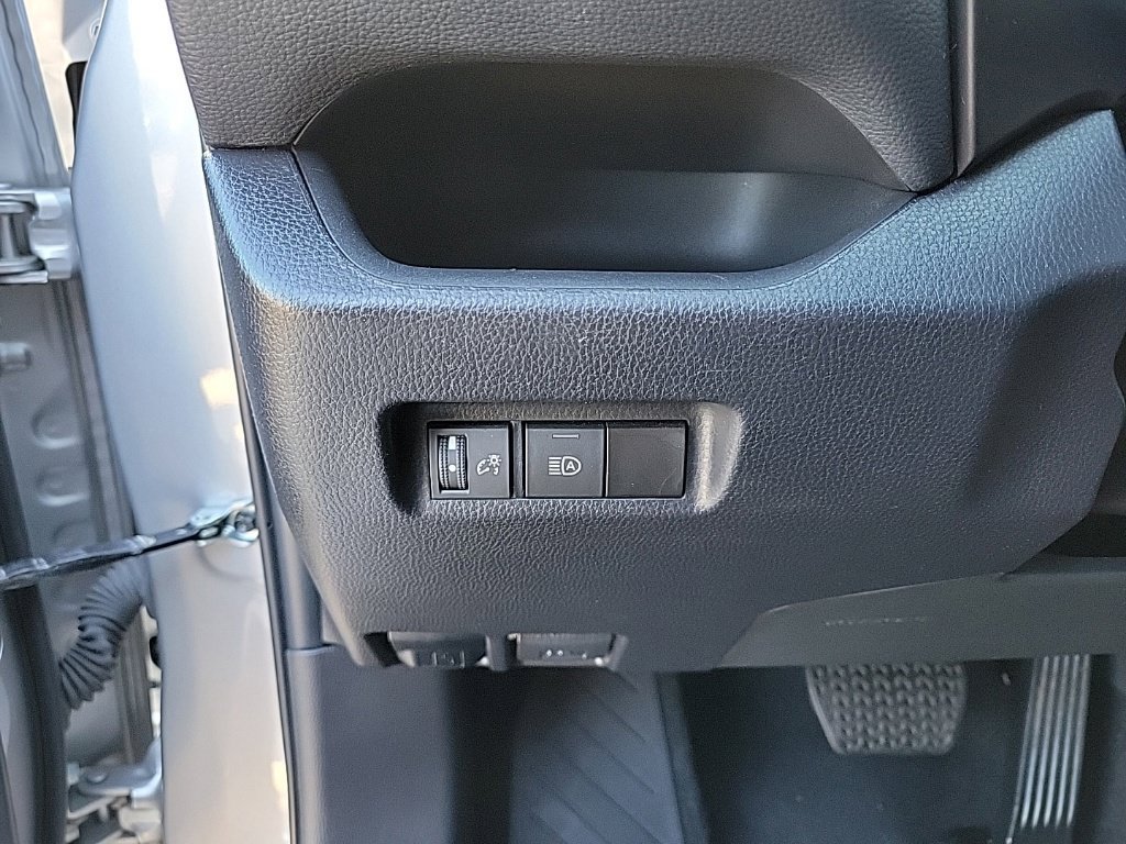 Used 2023 Toyota RAV4 LE FWD image 30