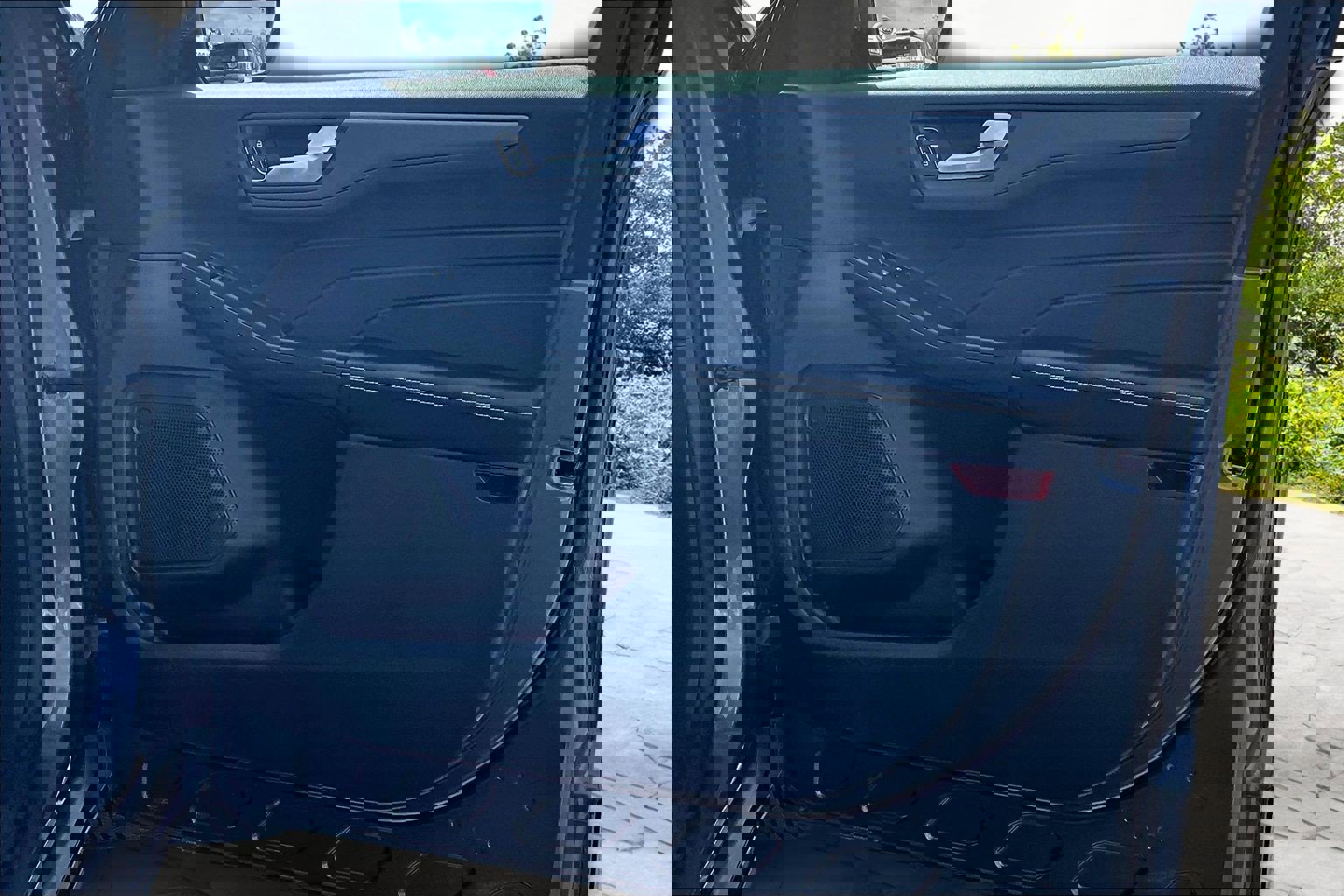 Used 2025 Ford Escape SE image 24