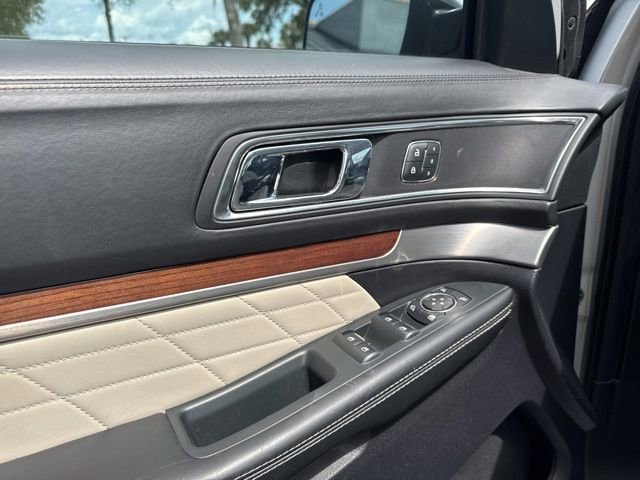 Used 2019 Ford Explorer Platinum image 24