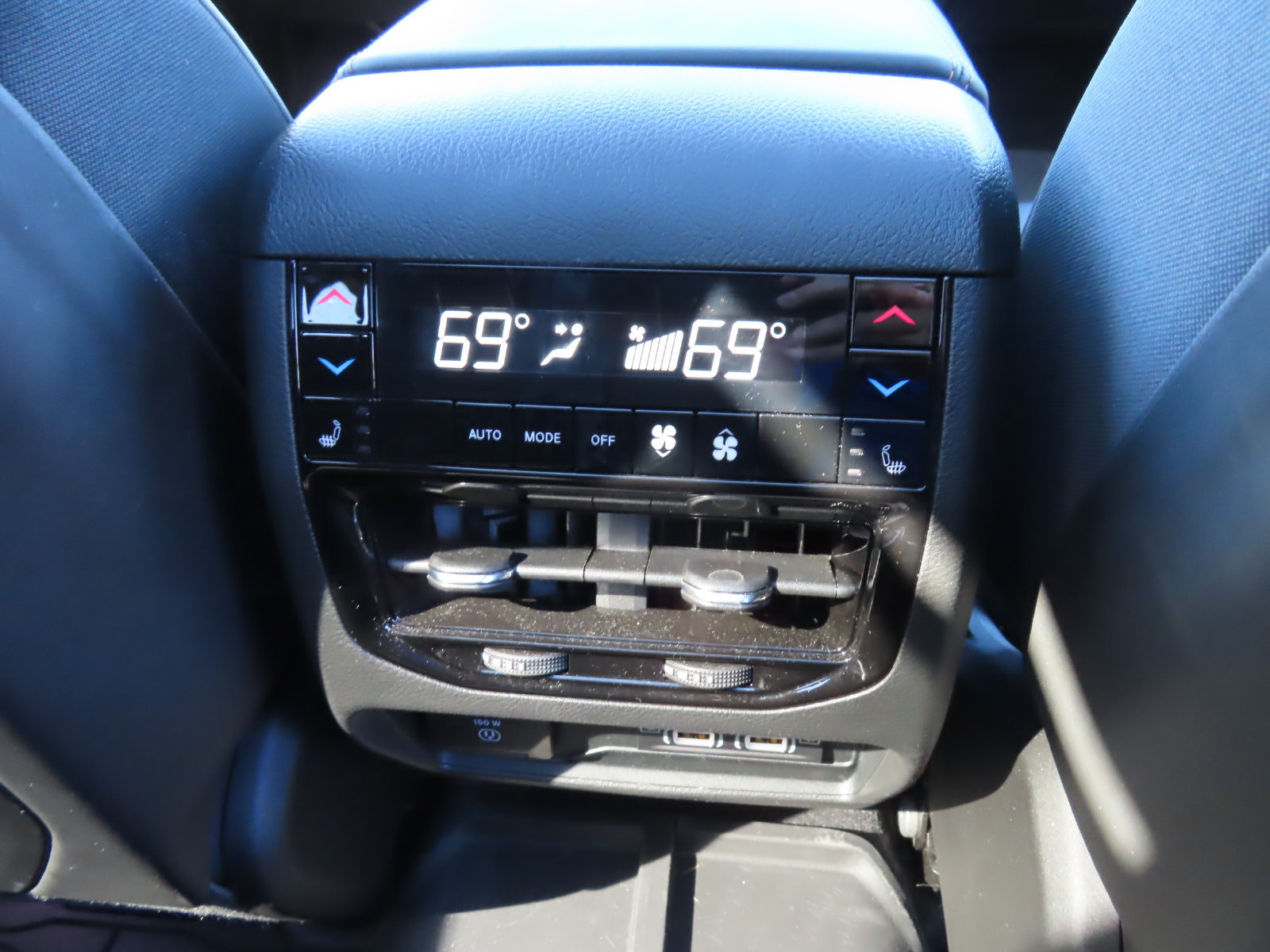 Used 2025 Jeep Grand Cherokee Summit w/ Adv Protech Group IV AWD/4WD image 38