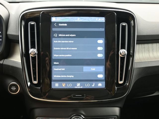 Used 2023 Volvo XC40 B4 Plus w/ Driver Assist Package image 17