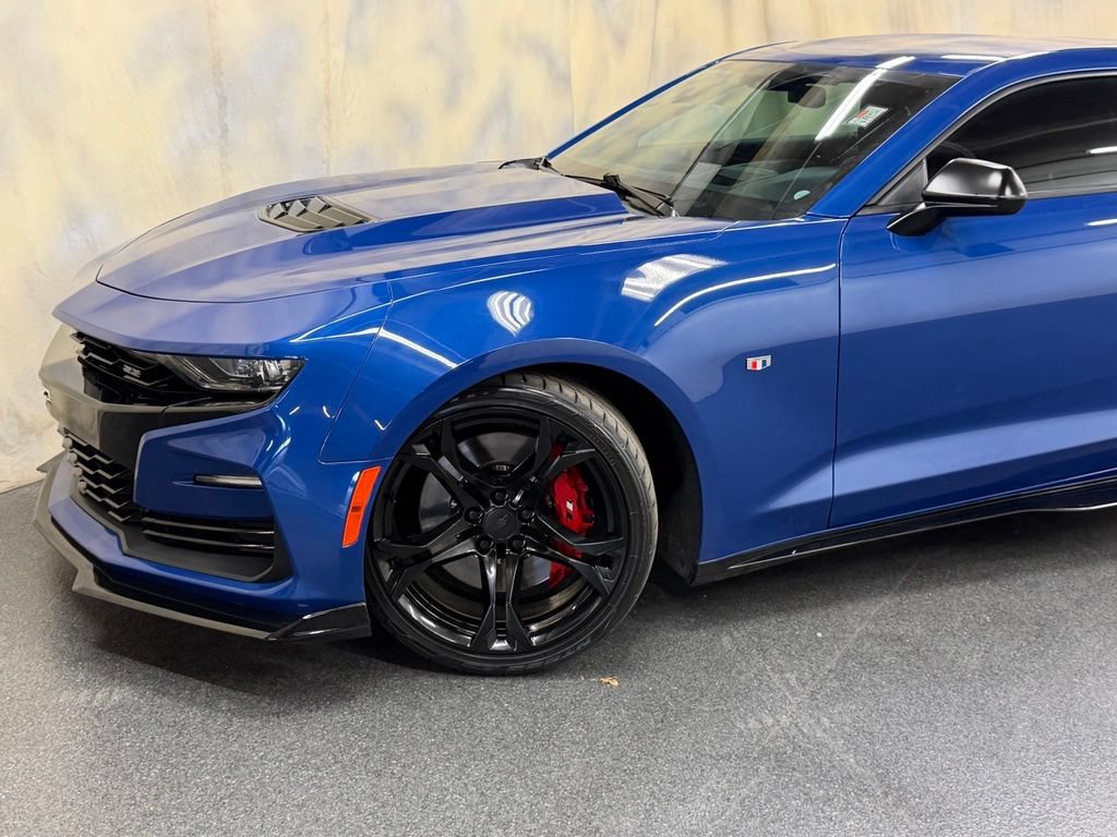 Used 2019 Chevrolet Camaro SS RWD image 2