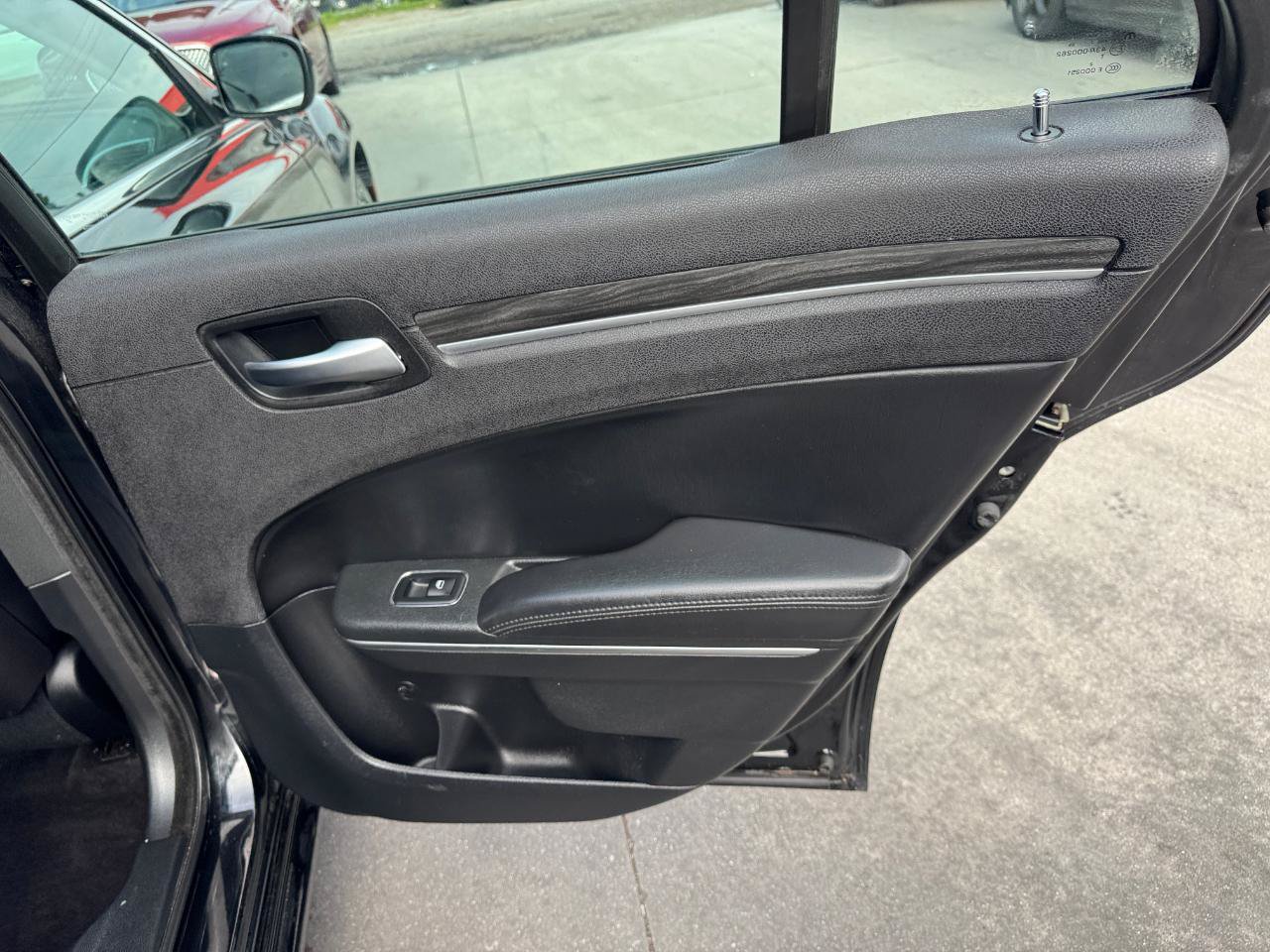 Used 2017 Chrysler 300 Limited RWD image 16